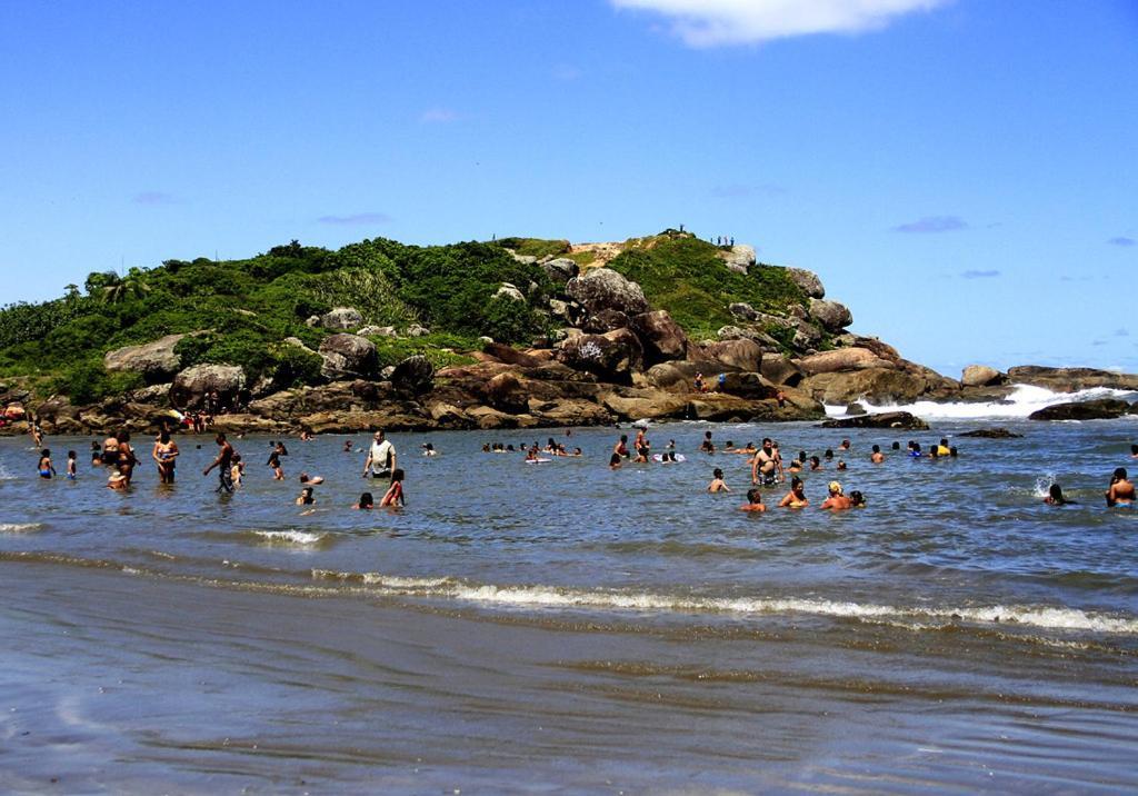 Casa Com Piscina , Churrasqueira, Wi-Fi, Em Rua De Areia A 1Km Da Praia, Bairro Sussegado, Proibido Uso De Som Extremamente Alto Ideal Para Descansar Itanhaem Bagian luar foto