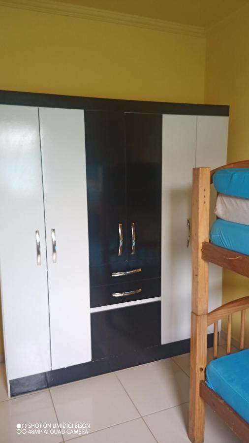 Casa Com Piscina , Churrasqueira, Wi-Fi, Em Rua De Areia A 1Km Da Praia, Bairro Sussegado, Proibido Uso De Som Extremamente Alto Ideal Para Descansar Itanhaem Bagian luar foto